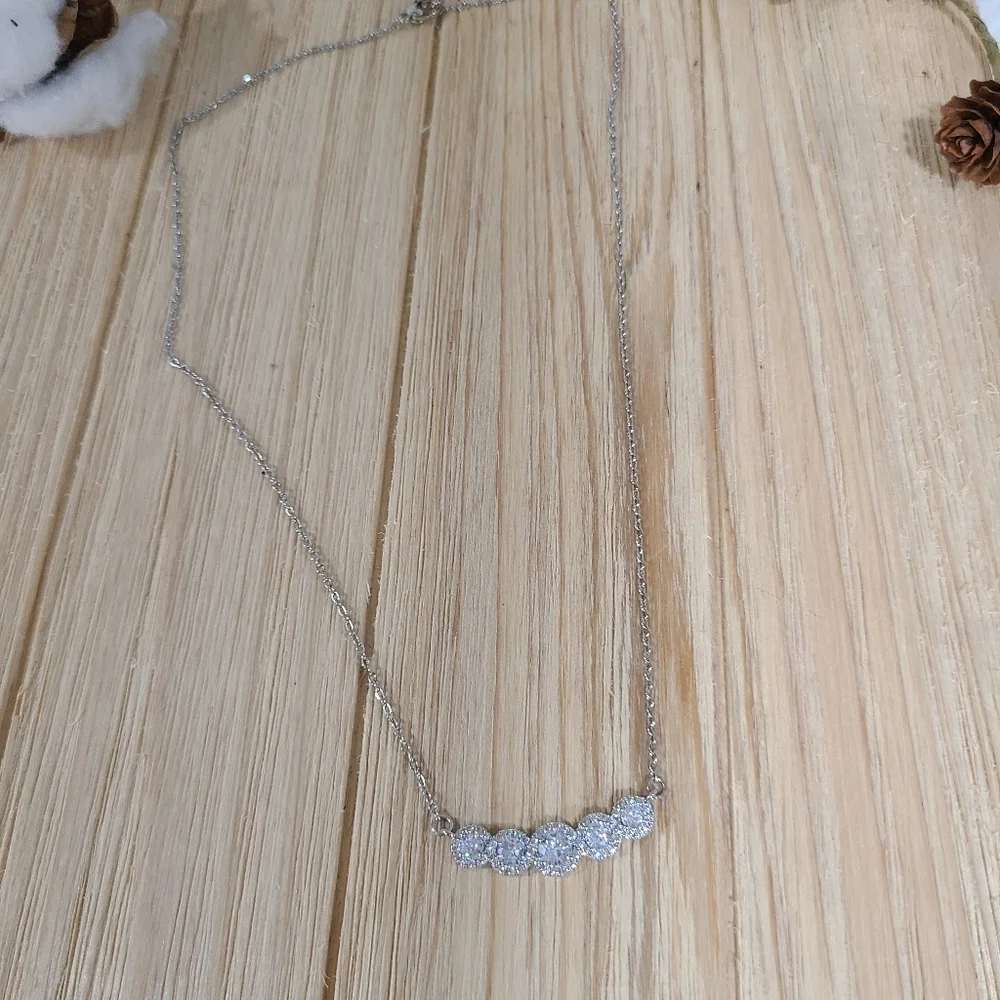 🌟🌟NEW🌟🌟GLAMOROUS!! Genuine 5 Round CZ 1 Carat  Necklace in SILVER 🌟🌟 - Picture 5 of 15